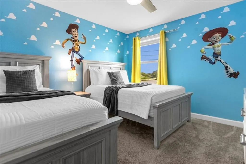 8 Bedrooms- 5 Bathrooms- Champions Gate 9004sh