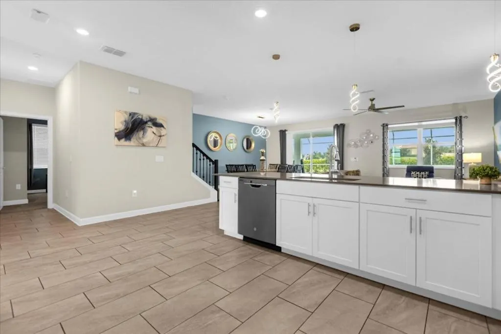 8 Bedrooms- 5 Bathrooms- Champions Gate 9004sh Kissimmee