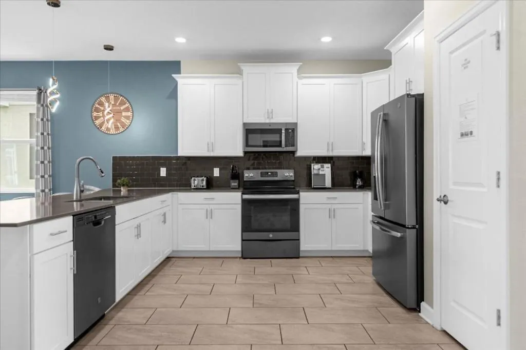 Holiday home 8 Bedrooms- 5 Bathrooms- Champions Gate 9004sh