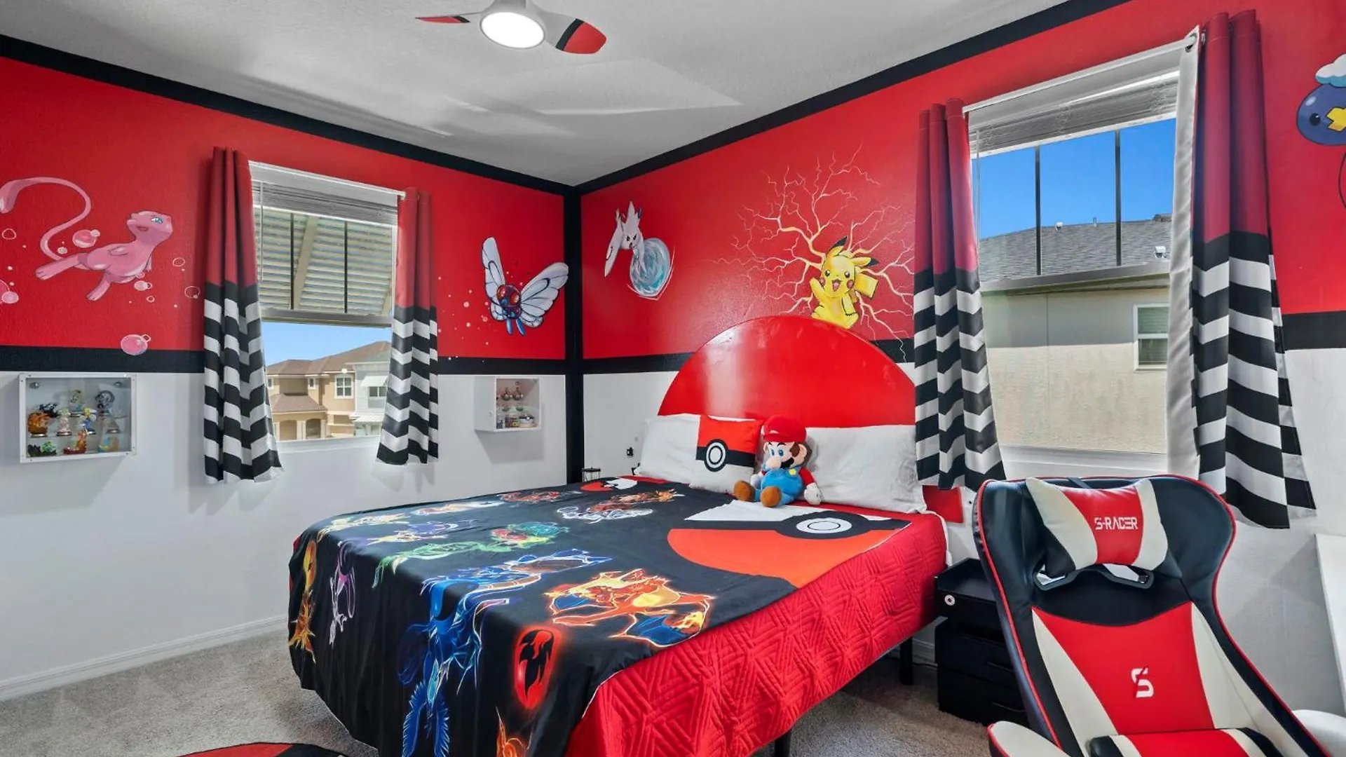 9 Bedrooms- 6,5 Bathrooms- Solara 8900 Th *