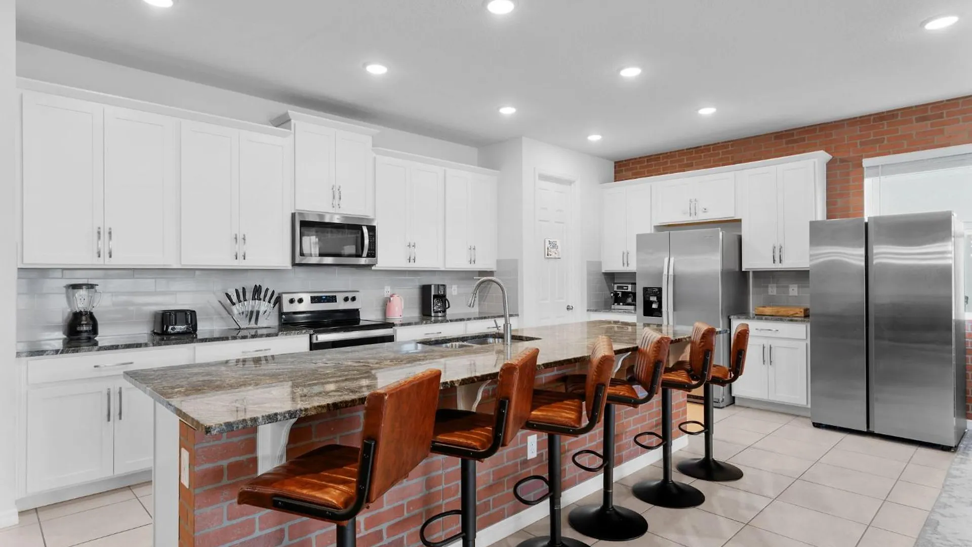 9 Bedrooms- 6,5 Bathrooms- Solara 8900 Th * Kissimmee