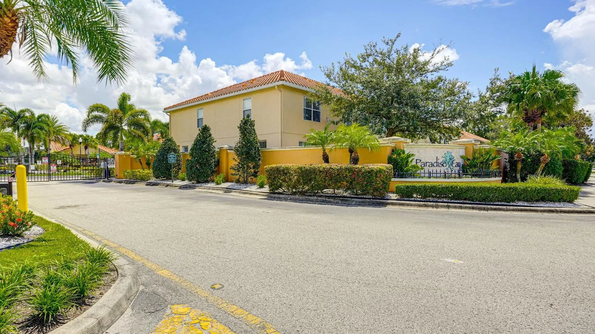 Holiday home Townhome 4 Mi To World!