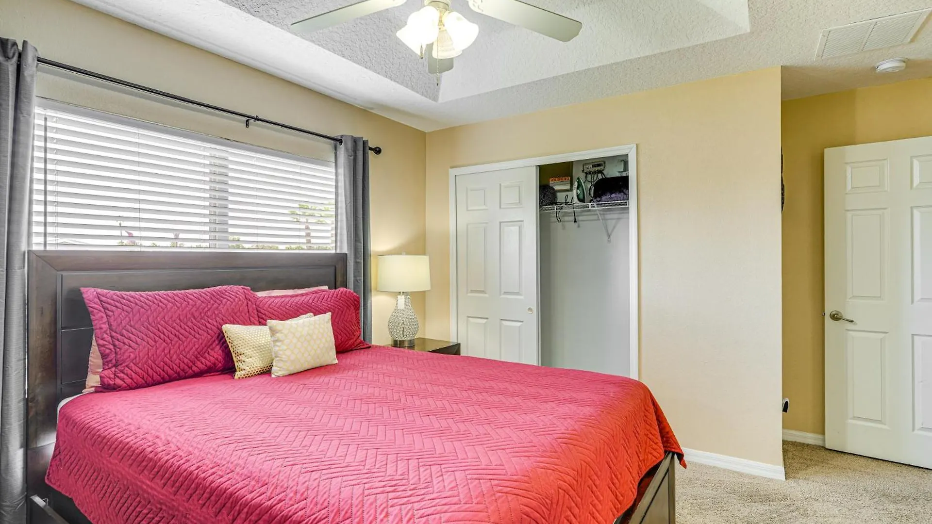 Townhome 4 Mi To World!