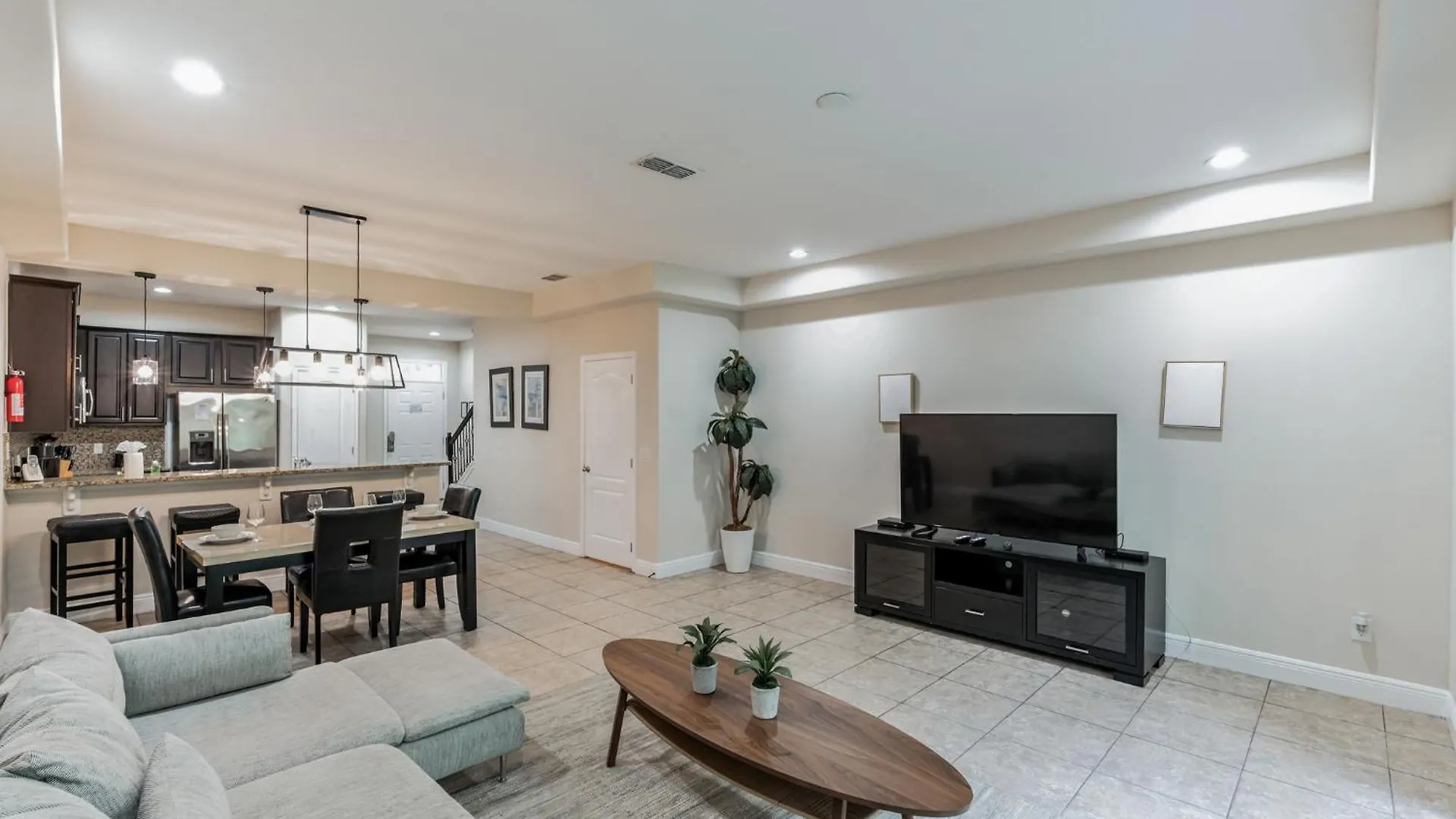 Family Friendly With Pool,spa & Gym Near Holiday home *