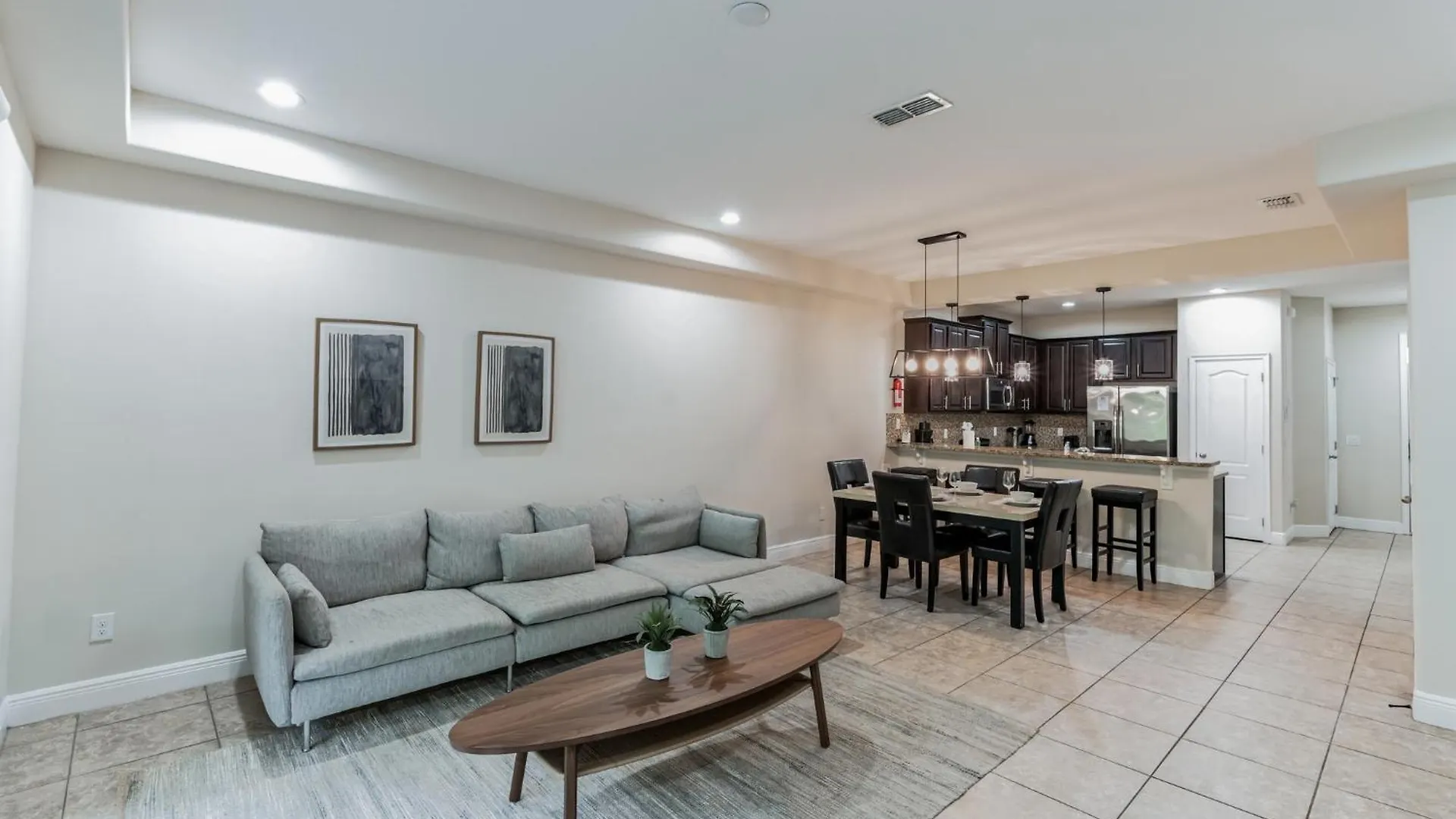 Holiday home Family Friendly With Pool,spa & Gym Near *
