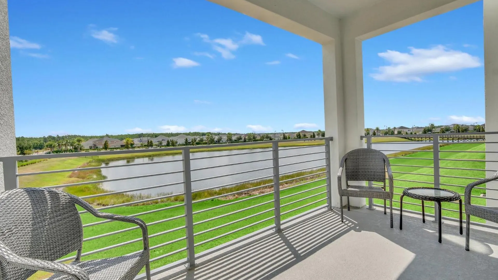 Stylish 2-bed With Amenities/patio Holiday home Kissimmee