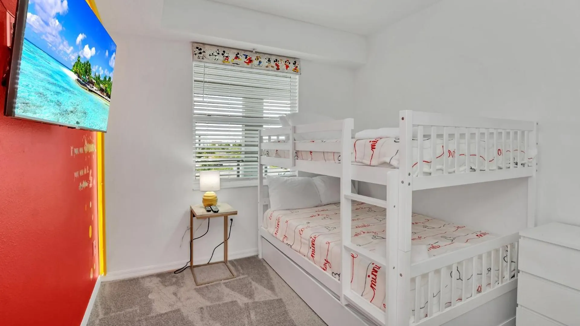 Holiday home Stylish 2-bed With Amenities/patio *