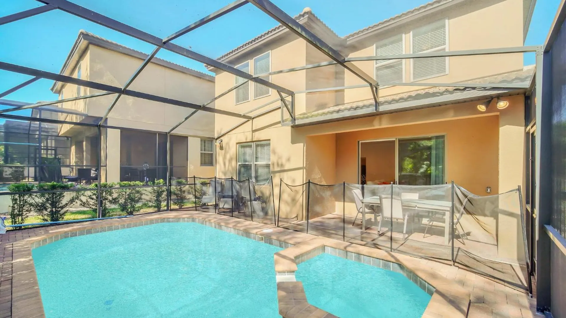 5-bd, Pool, Hot Tub, & More! Holiday home Kissimmee
