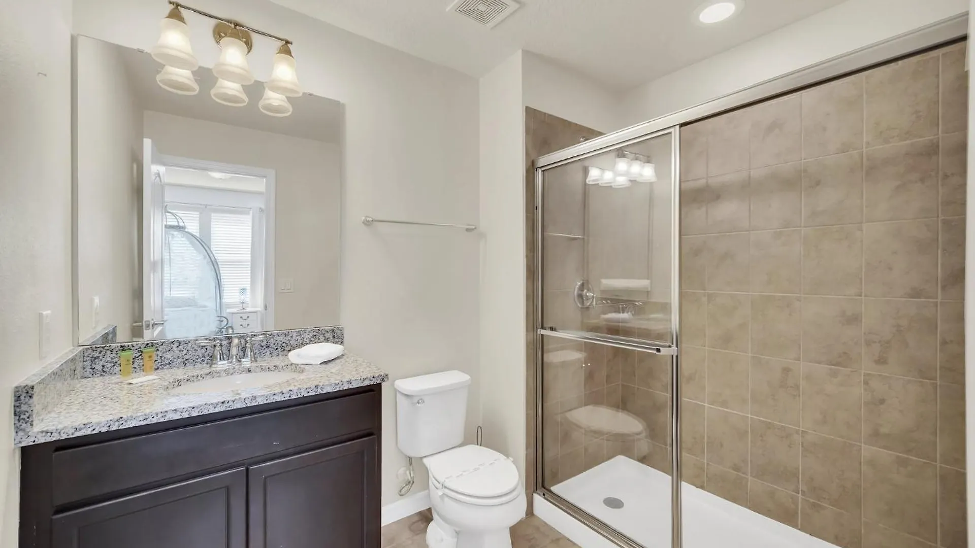 Holiday home 5-bd, Pool, Hot Tub, & More! Kissimmee