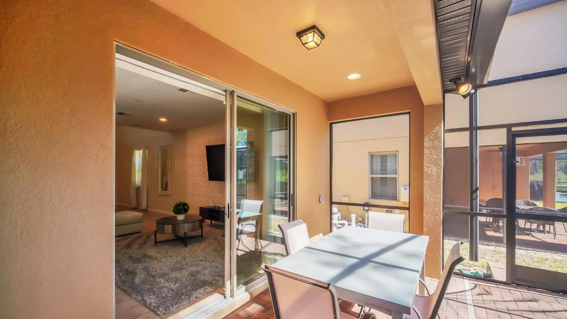 Holiday home 5-bd, Pool, Hot Tub, & More!