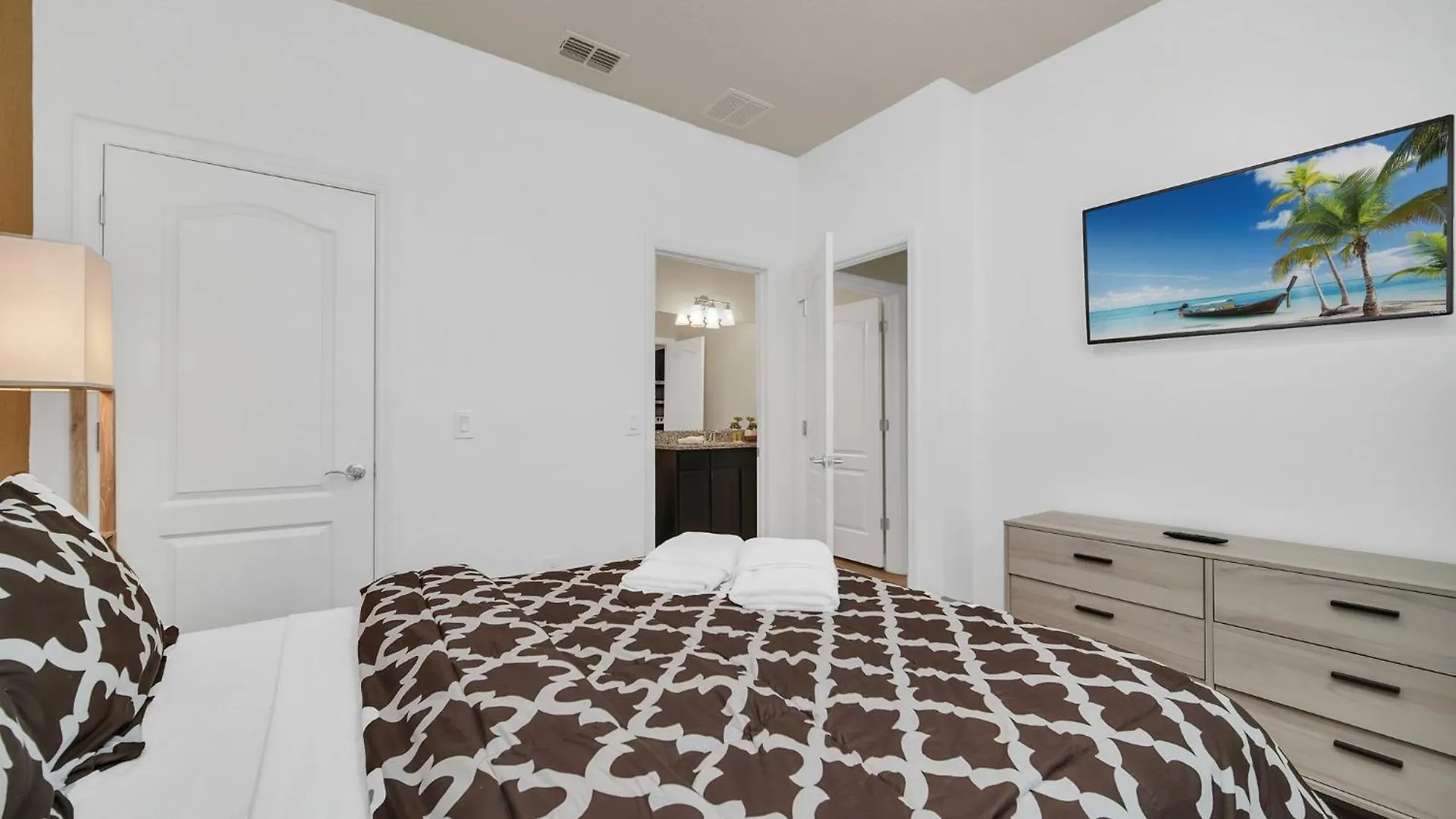 Holiday home 5-bd, Pool, Hot Tub, & More! *