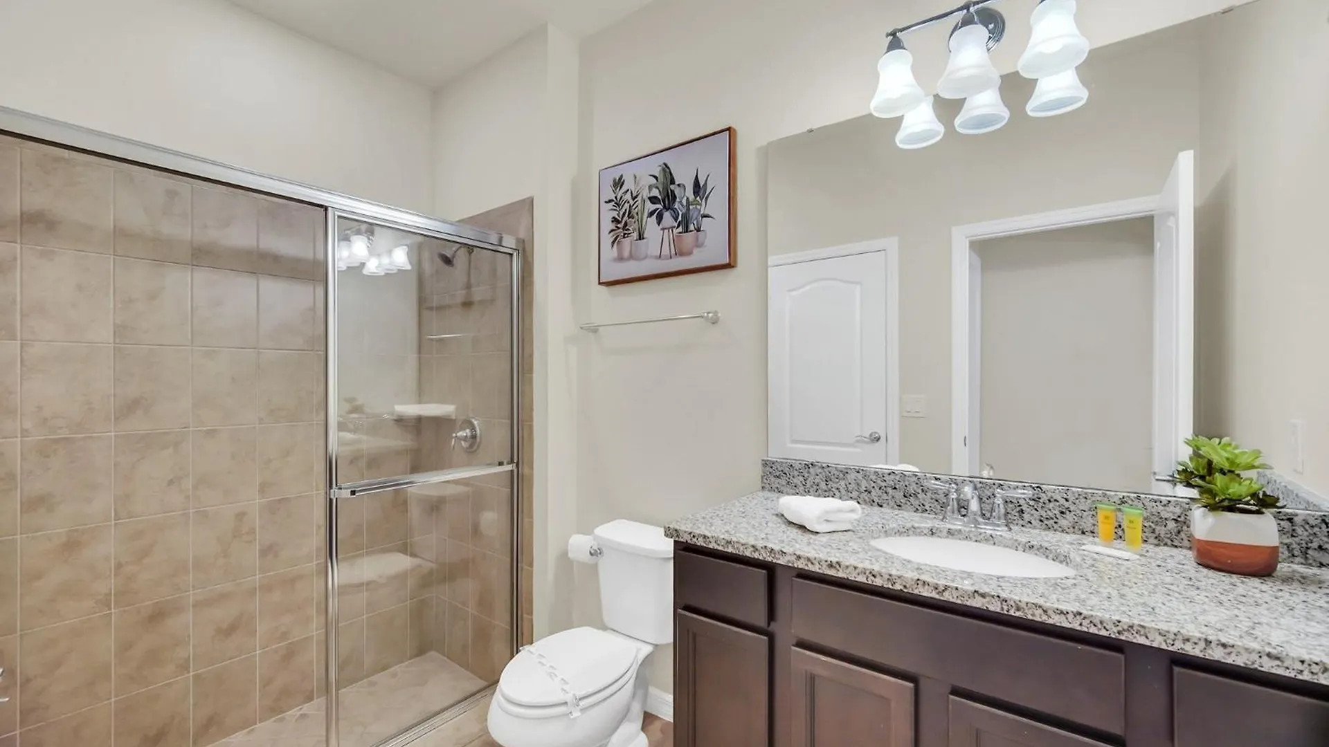 5-bd, Pool, Hot Tub, & More! Holiday home