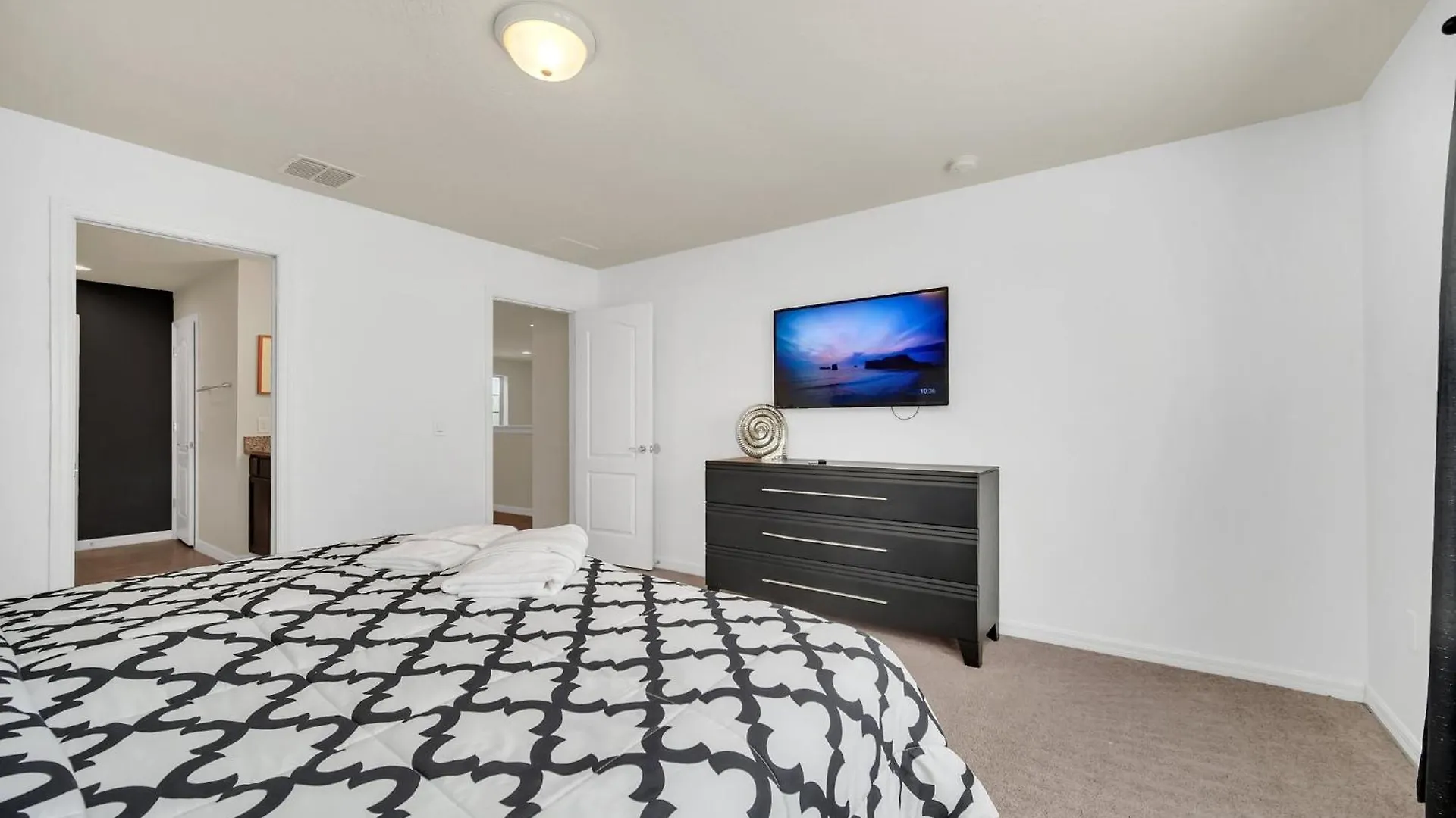 5-bd, Pool, Hot Tub, & More! Kissimmee