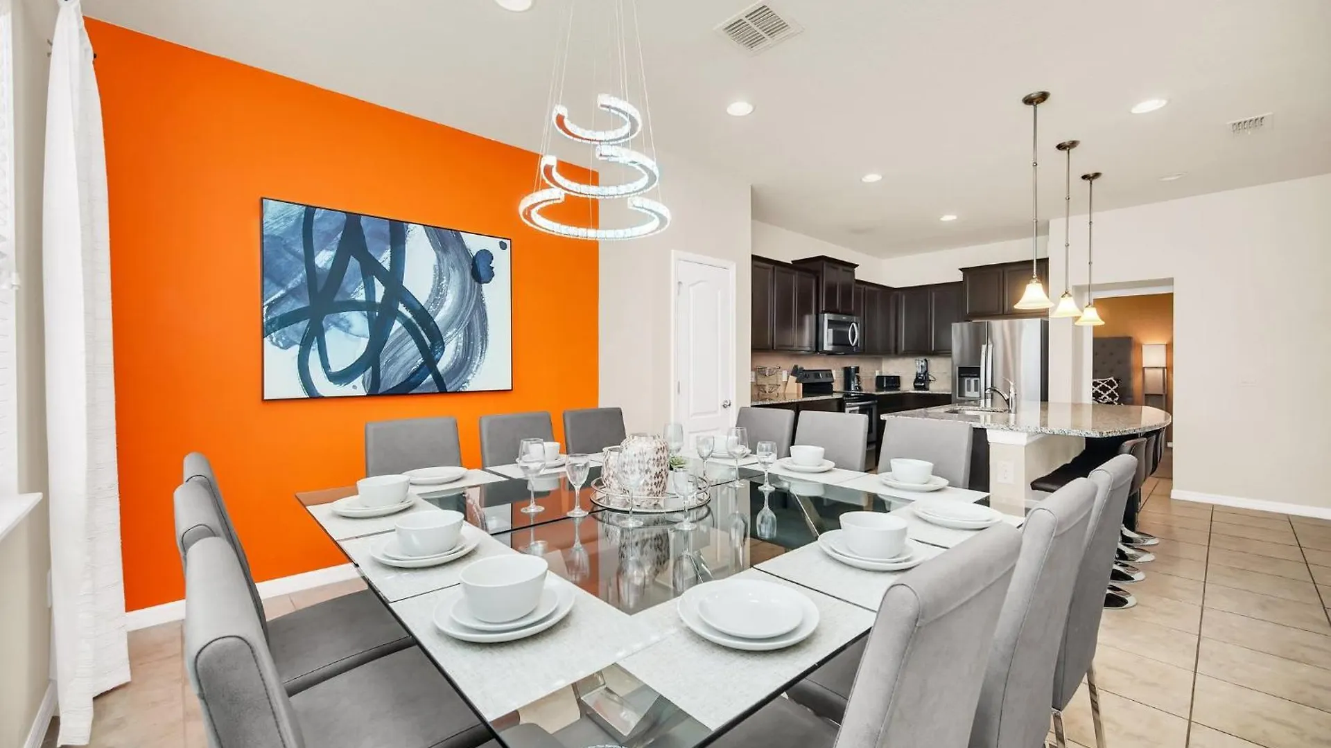 5-bd, Pool, Hot Tub, & More!