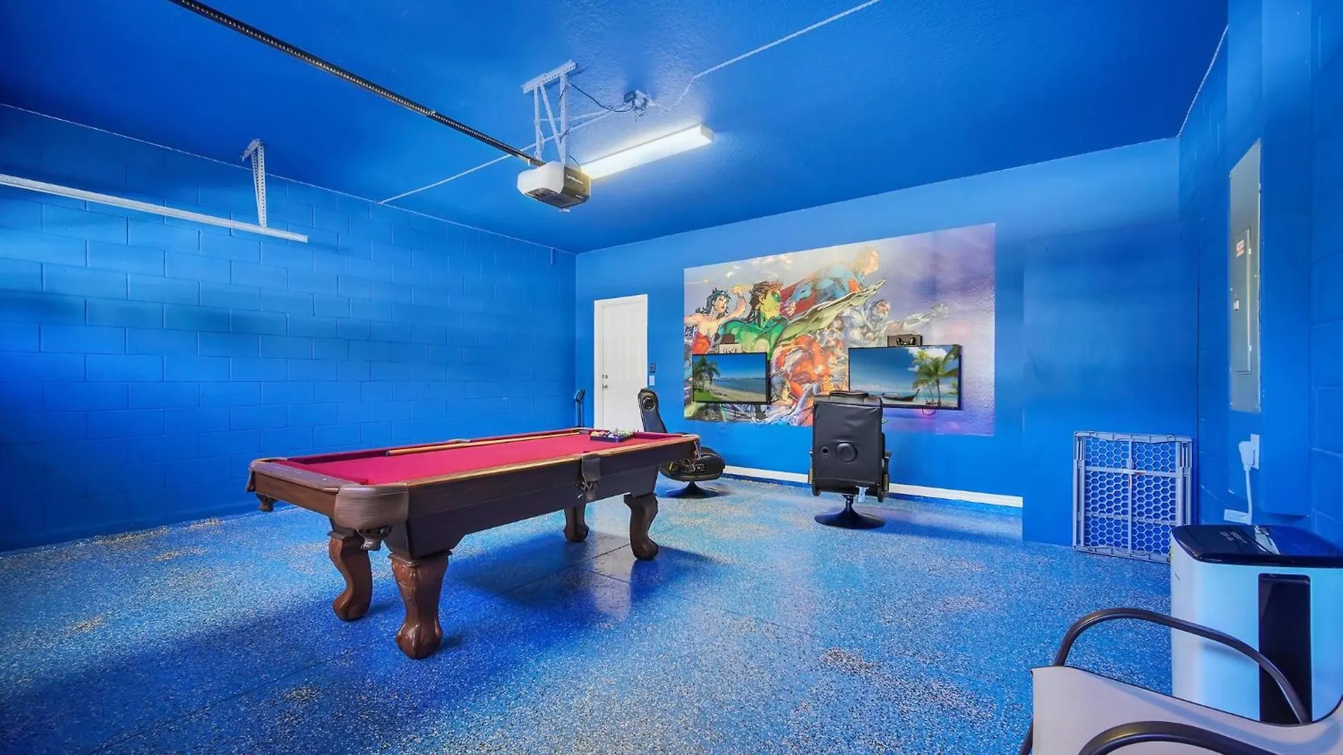 Holiday home 5-bd, Pool, Hot Tub, & More! *