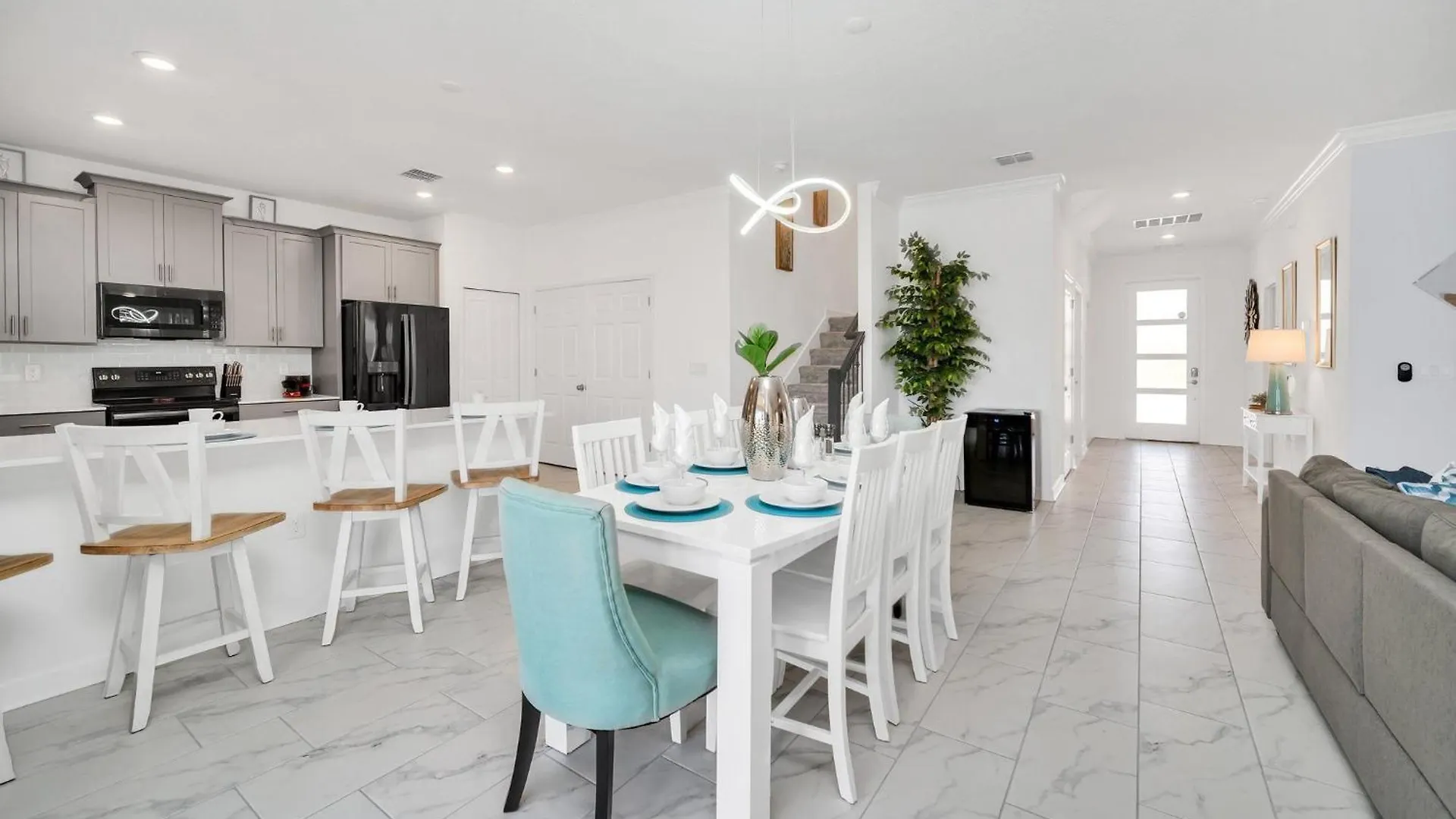 Brand New 6bd, Gameroom / Movie Theater And Pool Holiday home Kissimmee