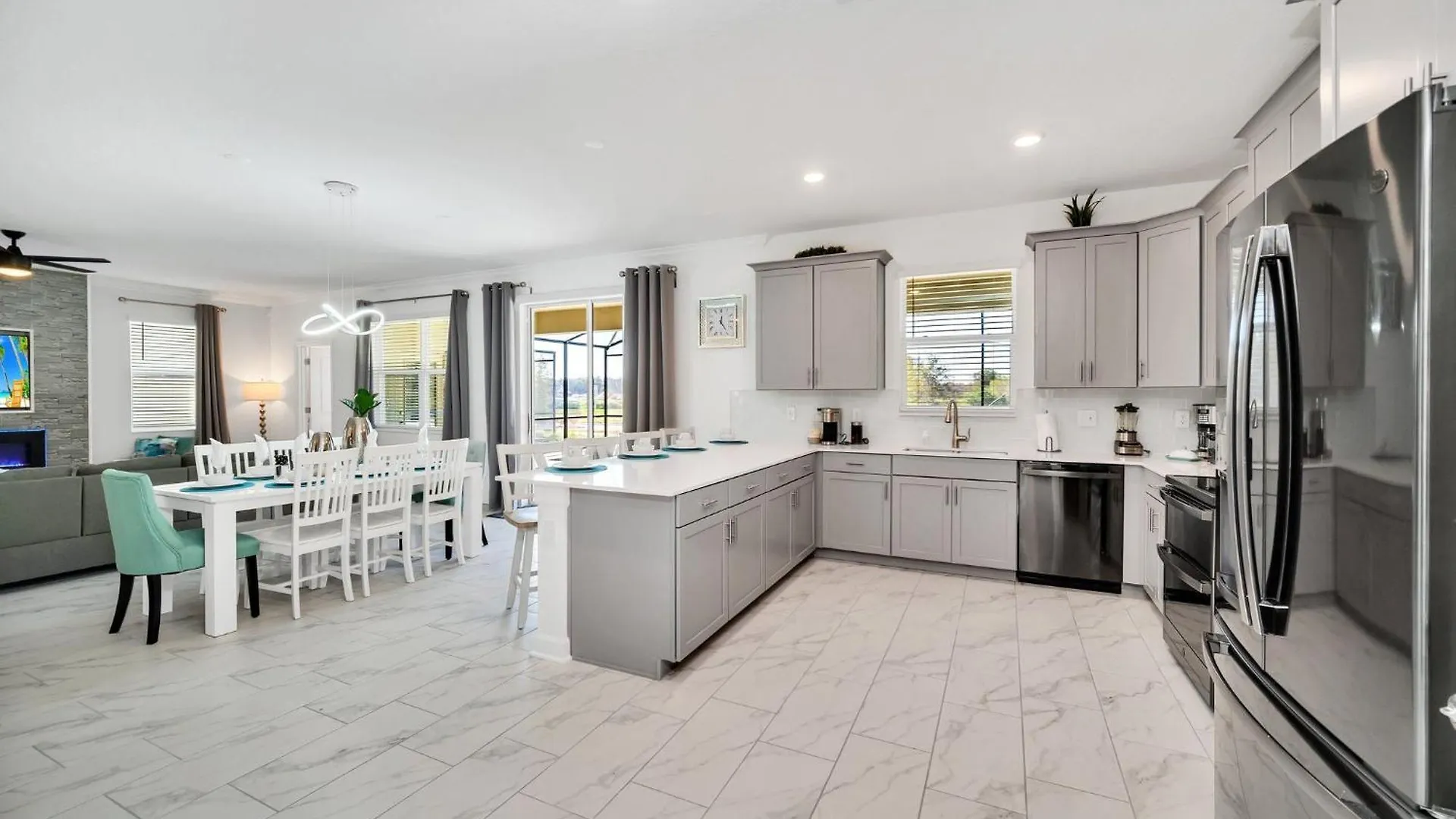 Brand New 6bd, Gameroom / Movie Theater And Pool Holiday home *