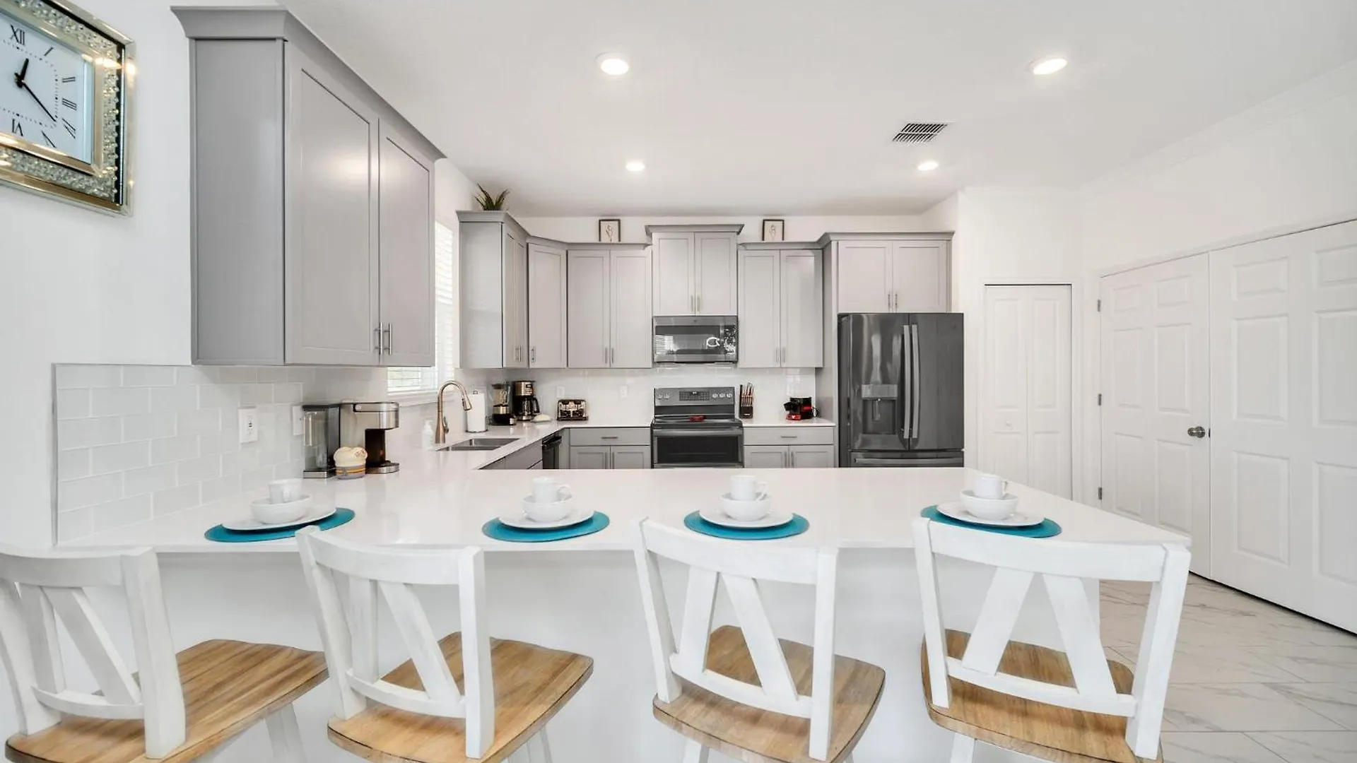 Brand New 6bd, Gameroom / Movie Theater And Pool * Kissimmee