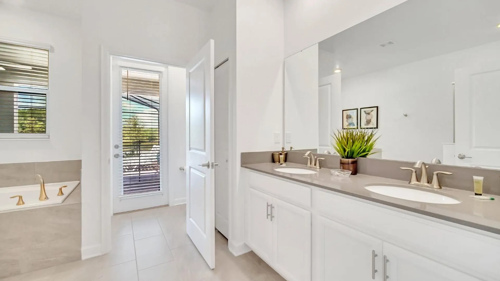 Perfect 9 Bed 5 Bath Home/games Room/ Private Pool Holiday home *