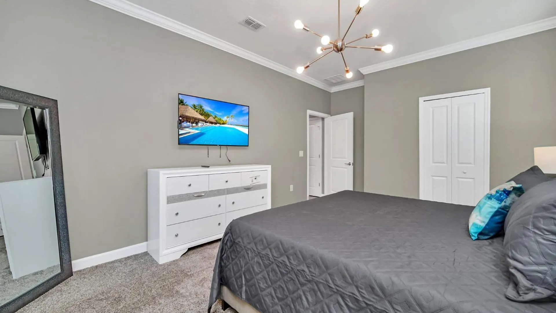 Themed 9bed/5bath With Free Amenities