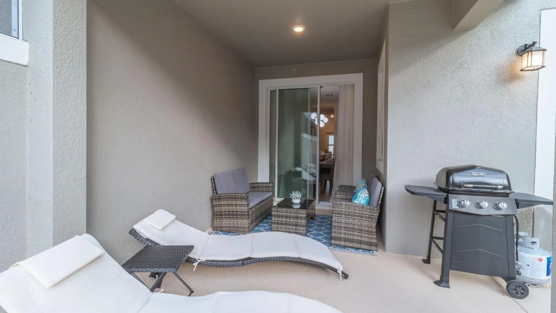 Brand New 4 Bed In Community- Water Park *