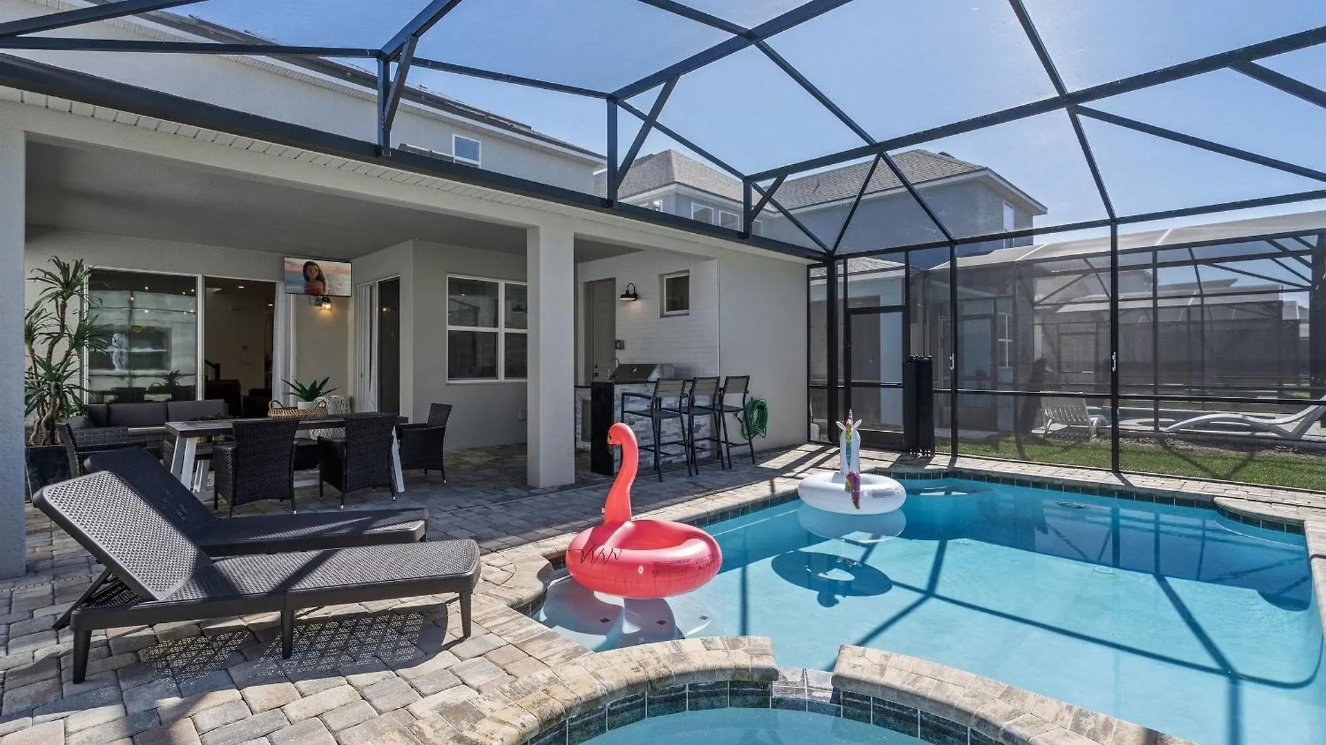 6br/5ba Luxurious With Private Pool