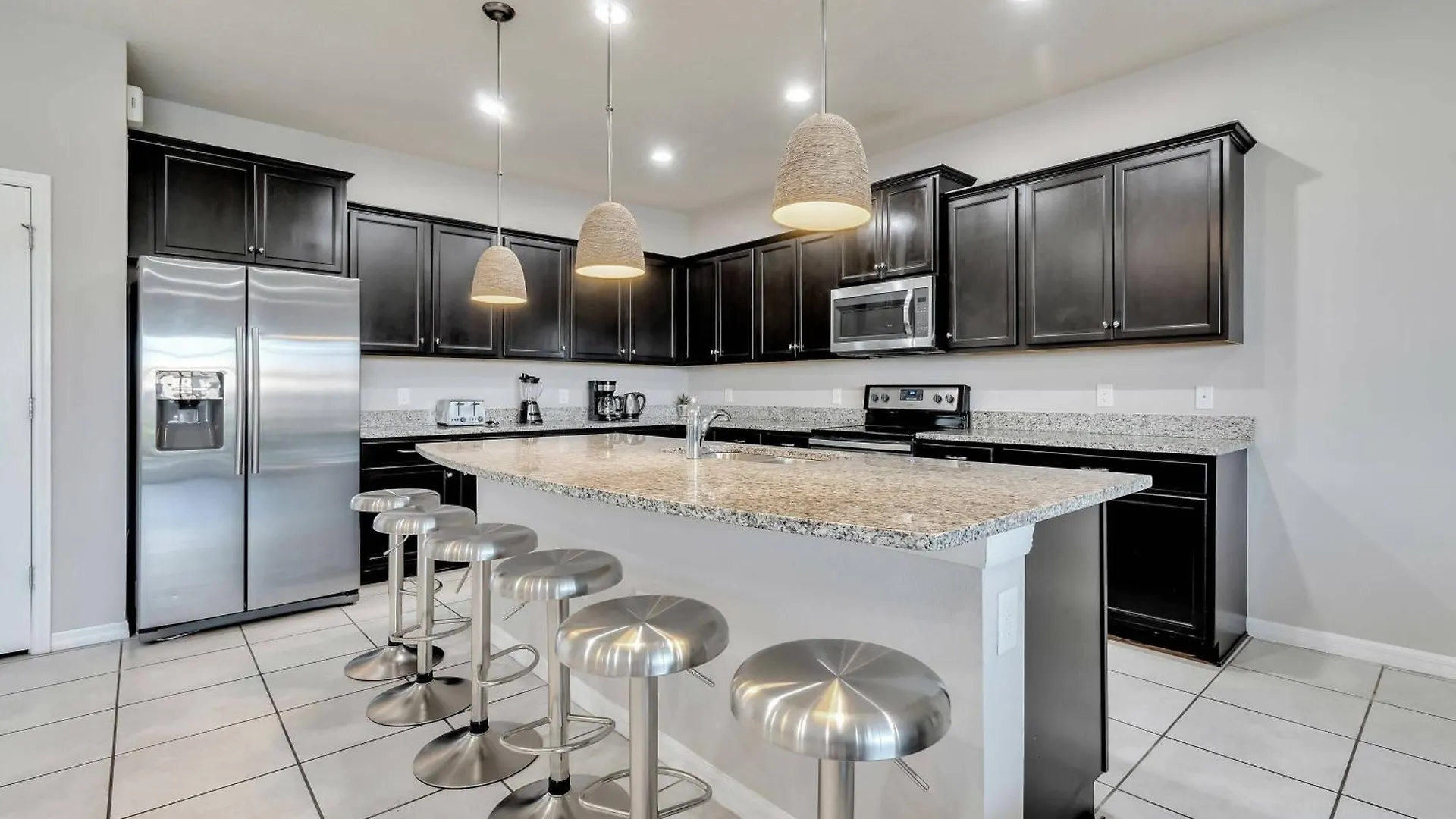 Windsor At Westside 1220 By Villa *