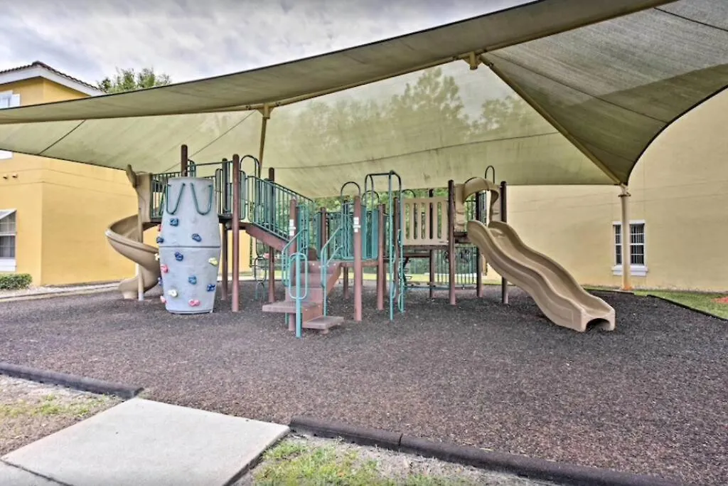 Townhome 10 Miles From Disney!
