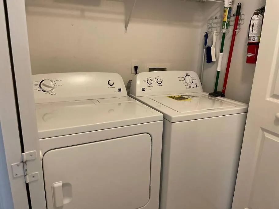 Townhome 10 Miles From Disney! Holiday home *