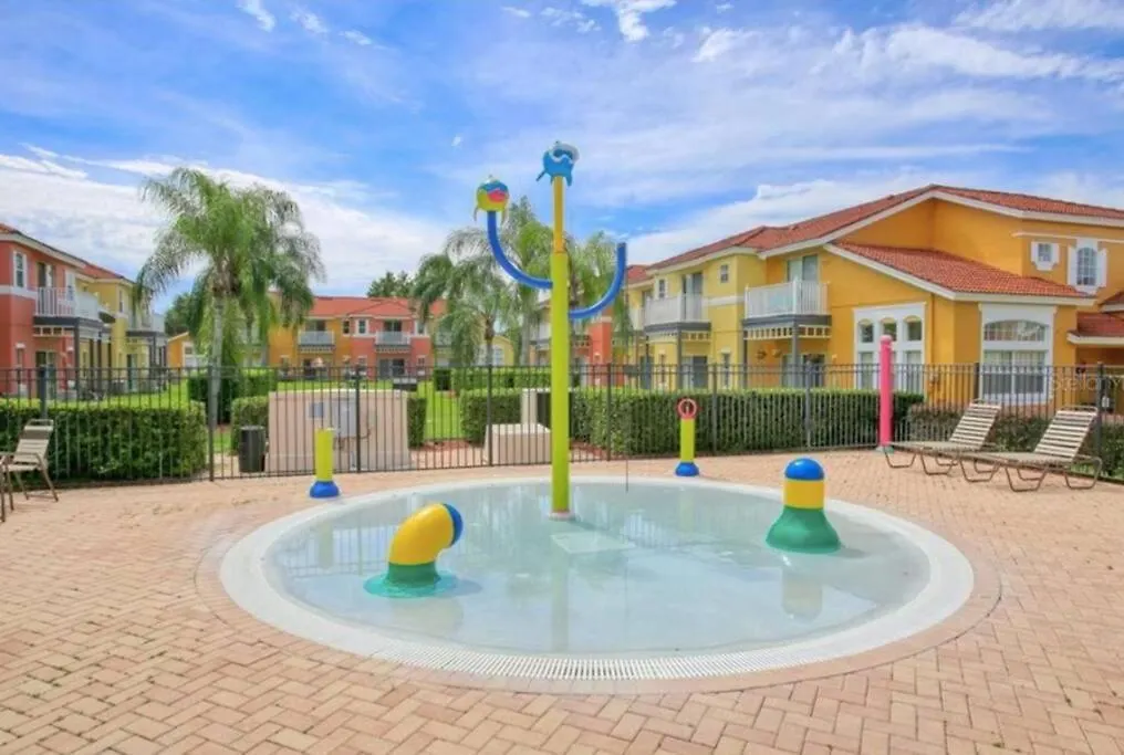 Townhome 10 Miles From Disney! Holiday home