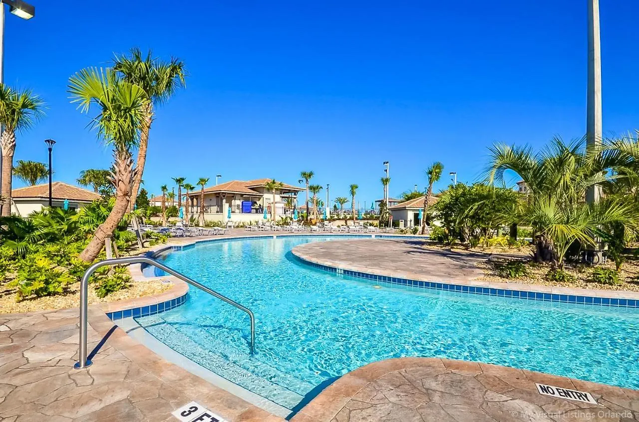 4-bedroom Townhome With Bbq Grill And Pool Holiday home *
