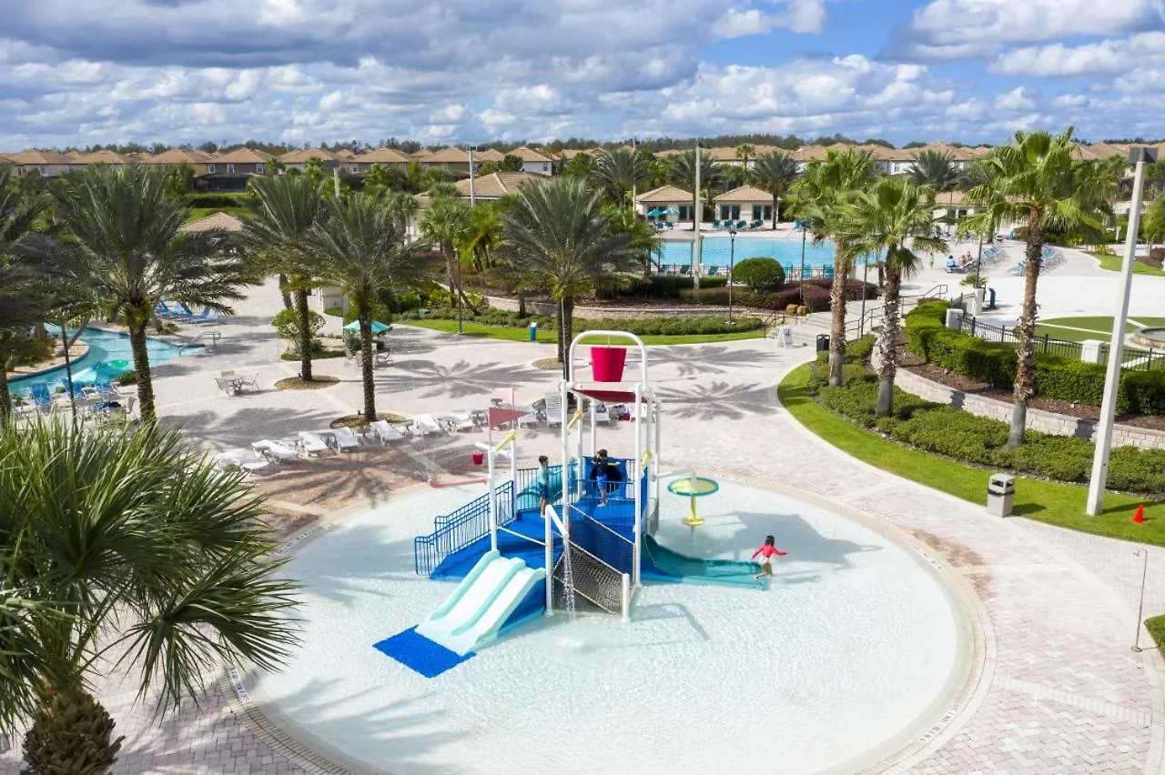 Holiday home 4-bedroom Townhome With Bbq Grill And Pool *