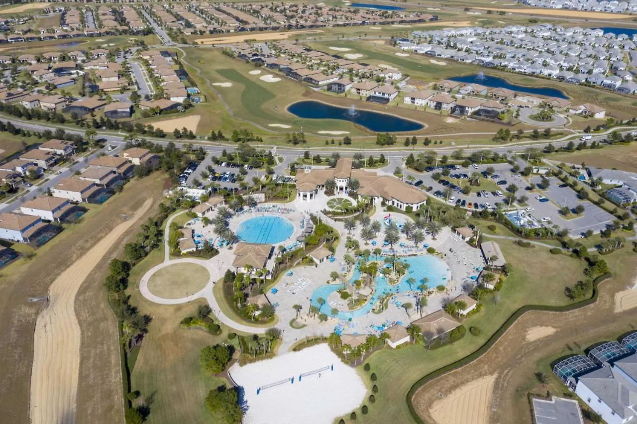 4-bedroom Townhome With Bbq Grill And Pool Holiday home
