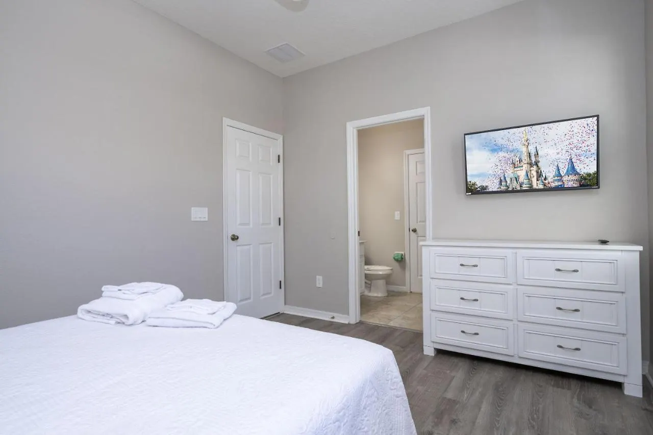 4-bedroom Townhome With Private Pool And Bbq Grill Holiday home