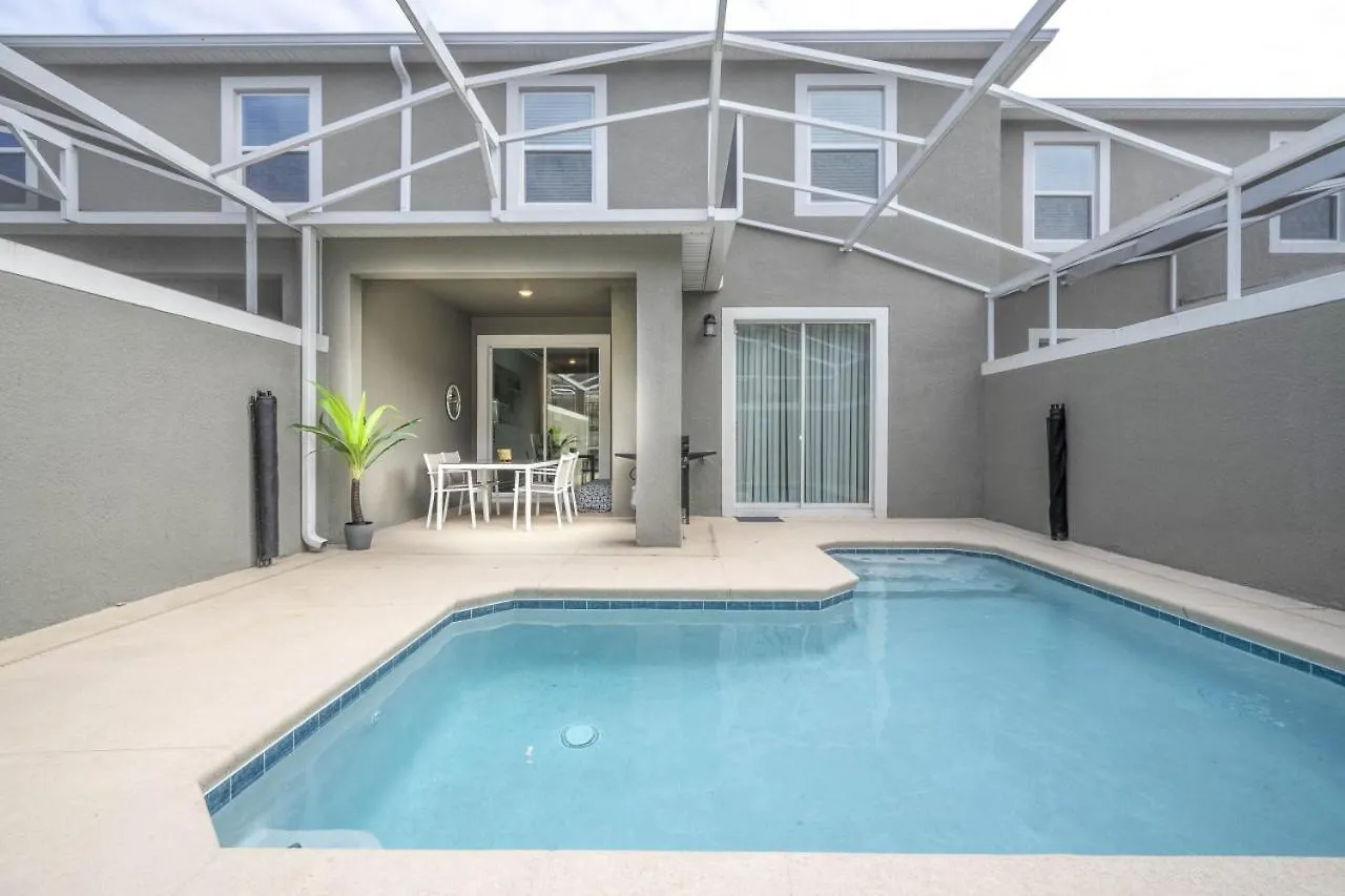 4-bedroom Townhome With Bbq Grill And Pool Holiday home