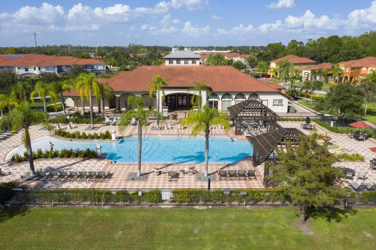 4-bedroom Townhome With Private Pool And Bbq Grill Holiday home Kissimmee