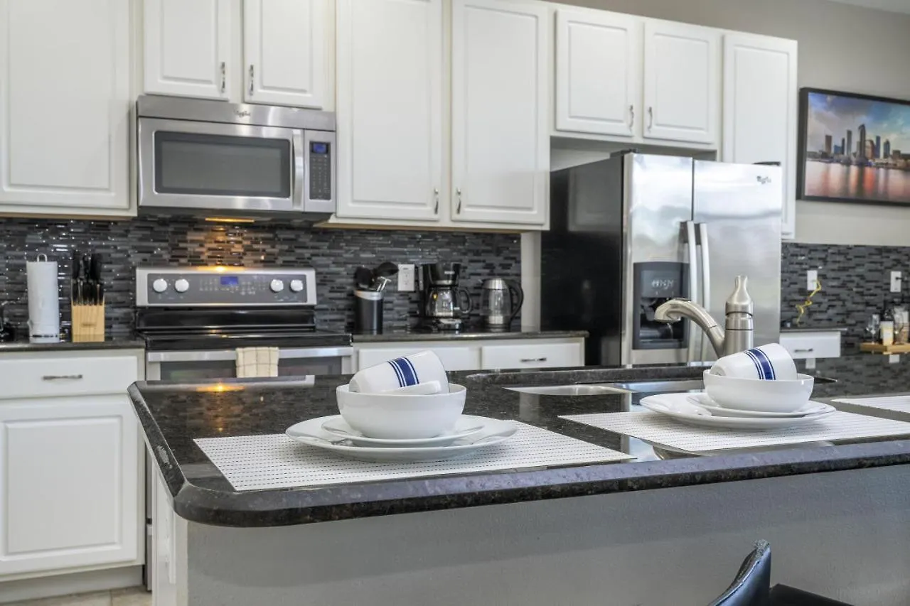 Holiday home 4-bedroom Townhome With Private Pool And Bbq Grill *