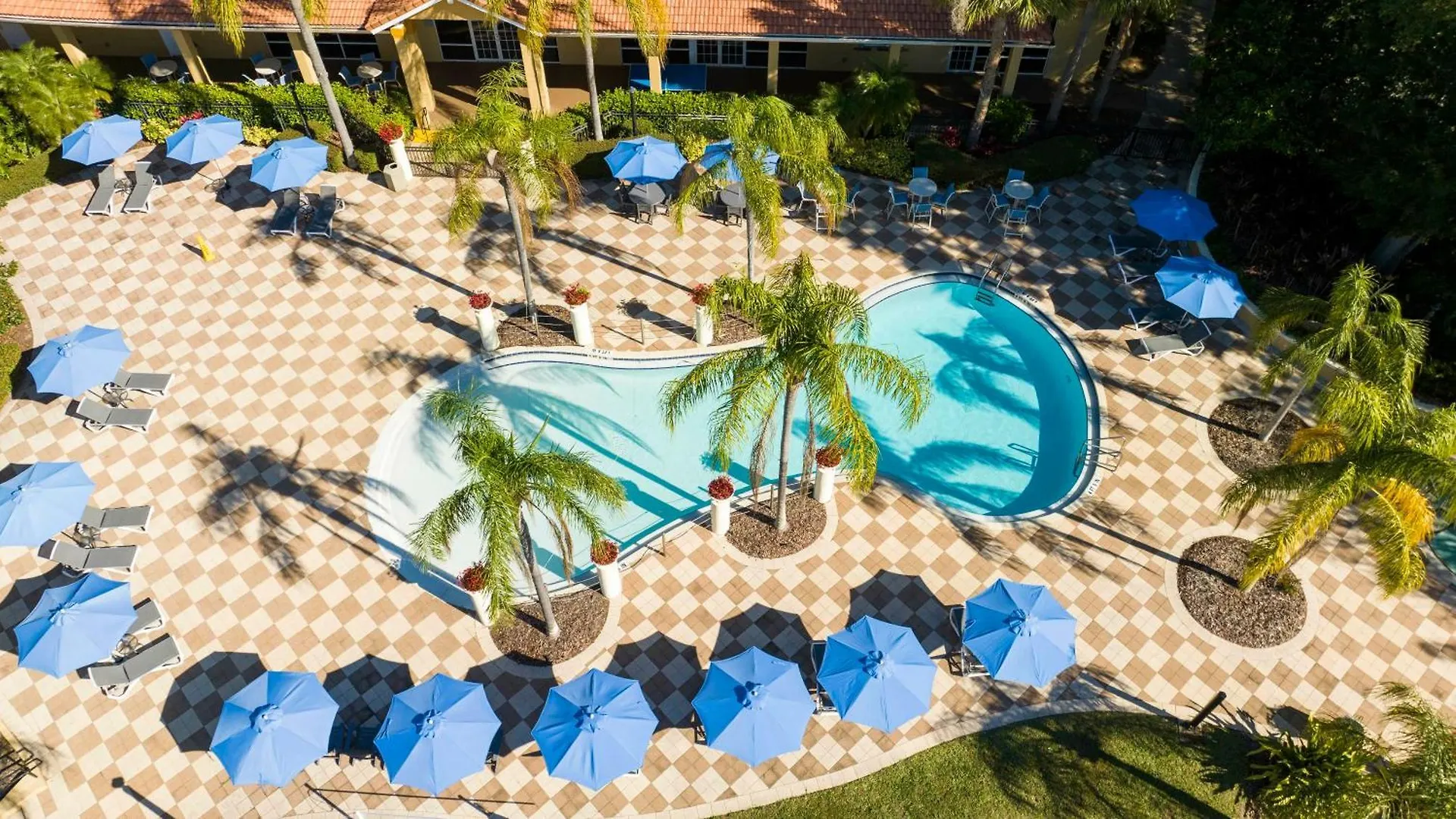 Beautiful Newly Renovated Private Hottub 3bed 3013
