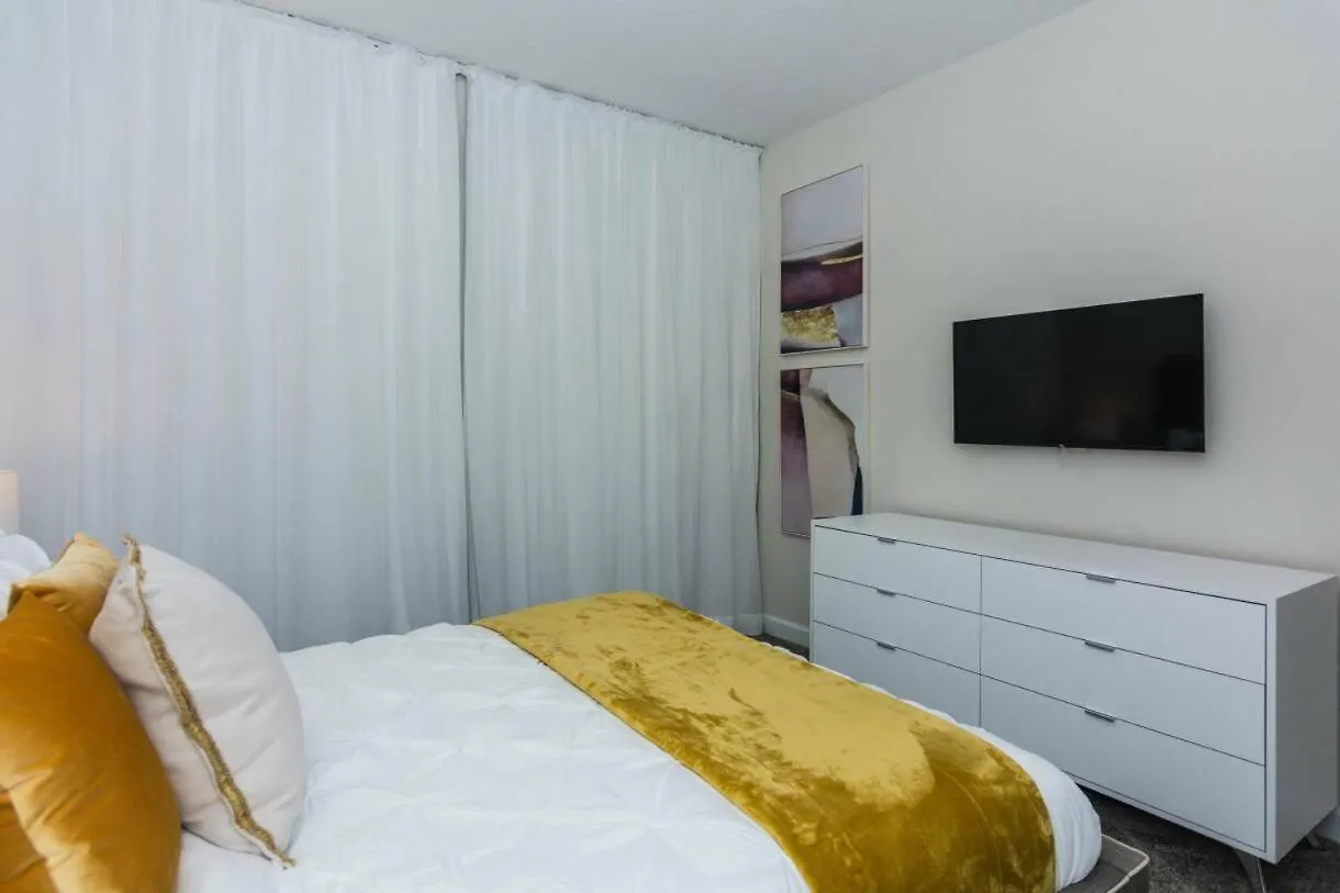 Storey 6 Bedroom Vacation 2807 Holiday home