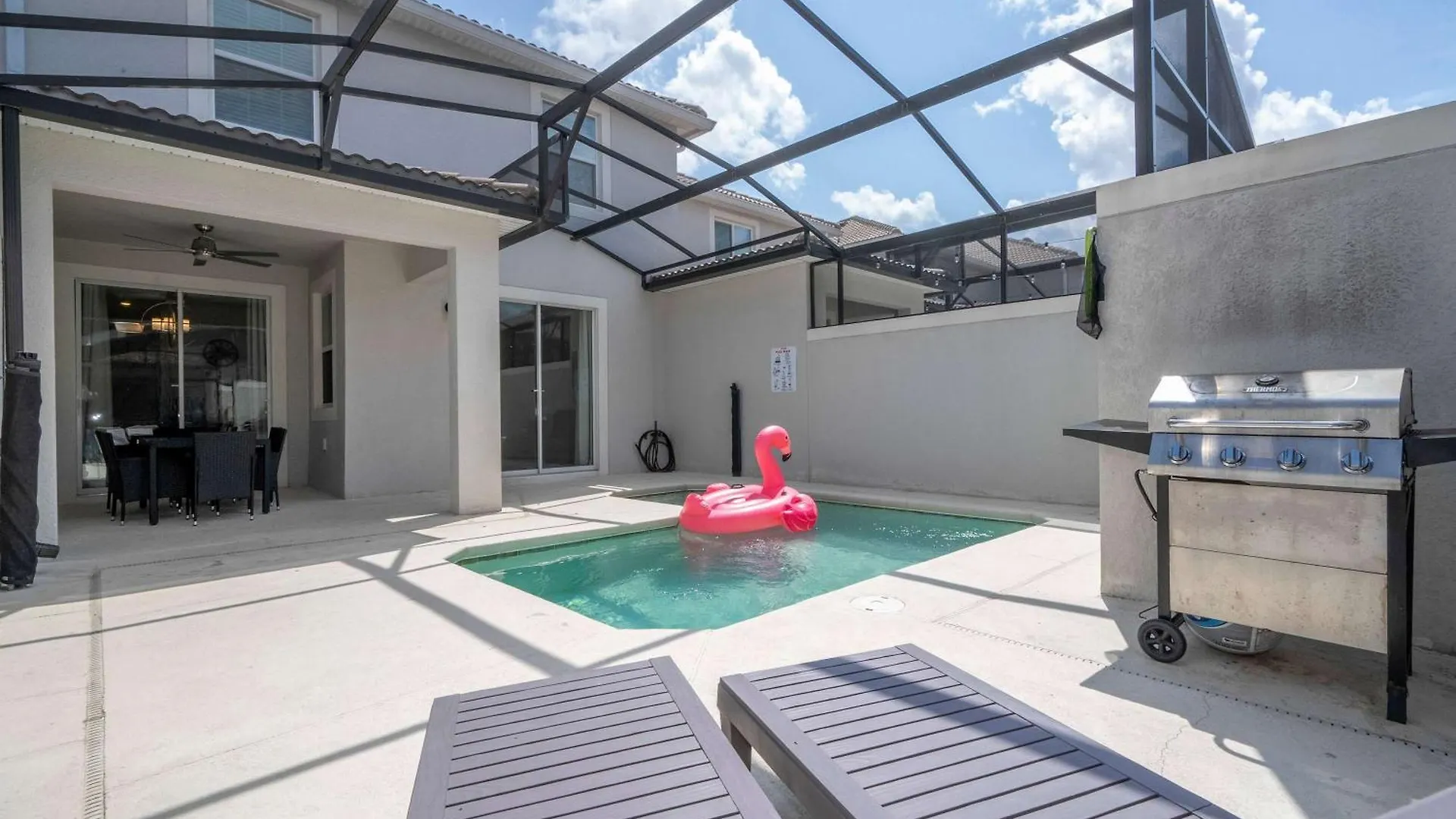 Holiday home Srunning 4bd With Pool At Storey 4821