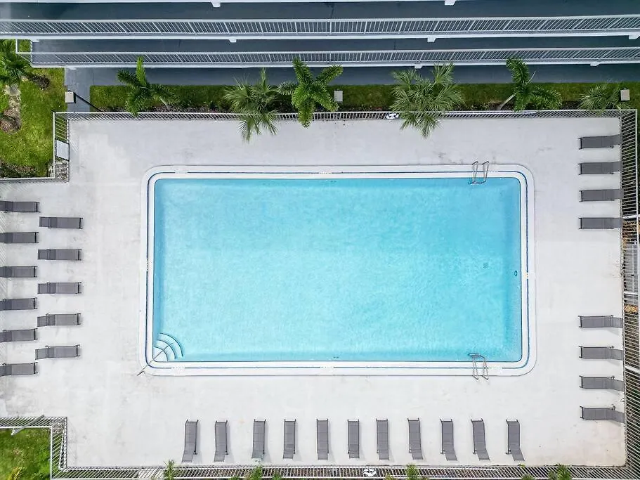 Apartment Relaxing 1br Pirate Themed In Orlando Next To With Pool View *