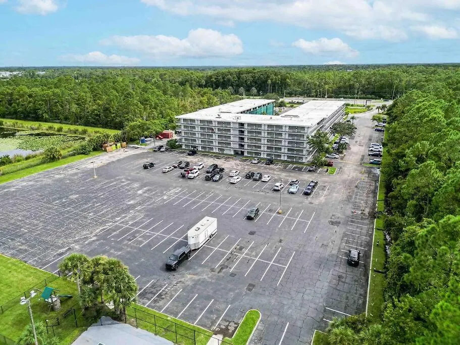 Relaxing 1br Pirate Themed In Orlando Next To With Pool View