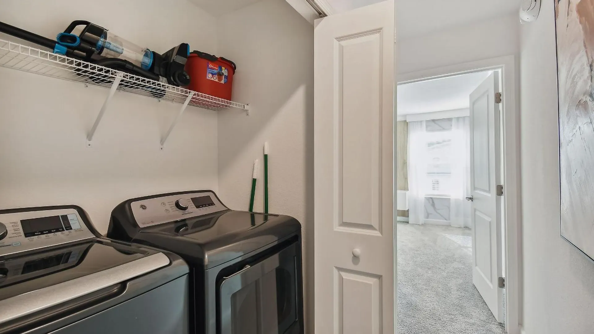 2943 - Luxuosa Casa 4q/3b Storey