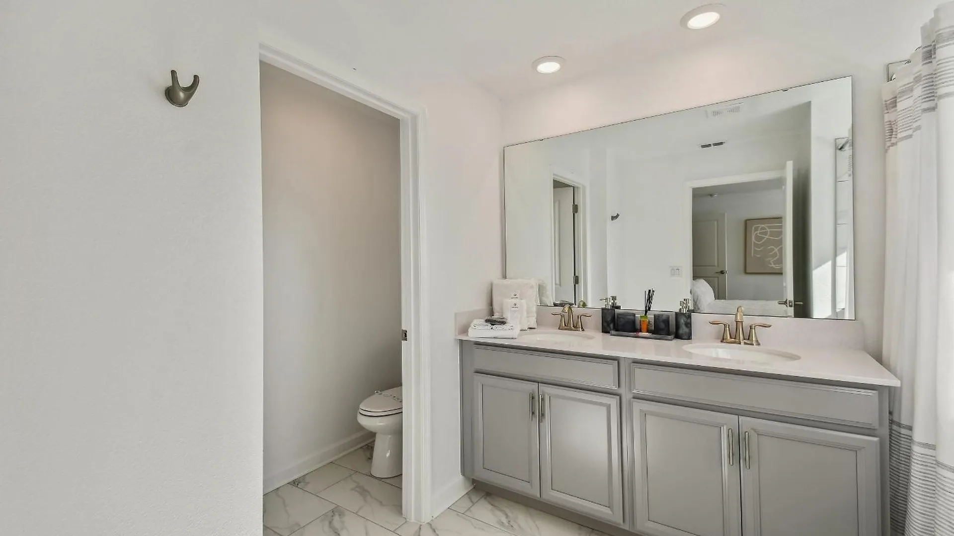 2943 - Luxuosa Casa 4q/3b Storey Villa Kissimmee