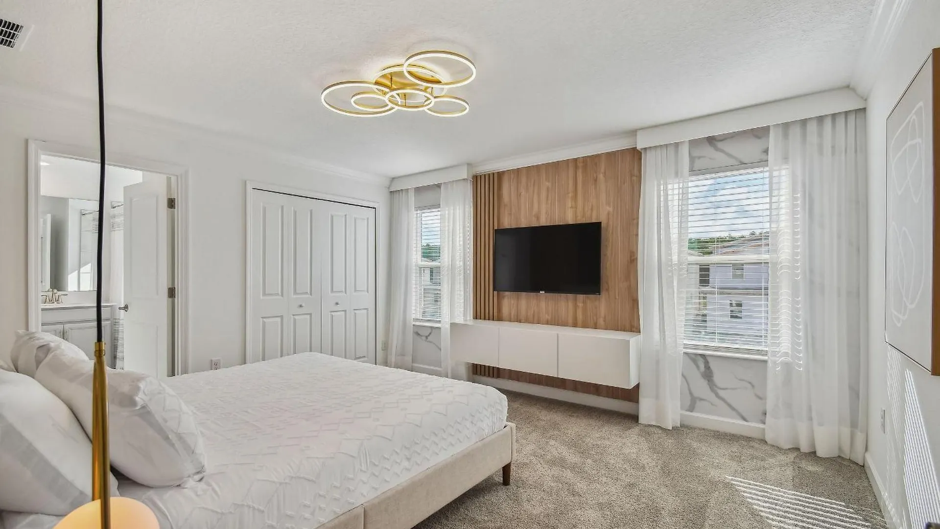 2943 - Luxuosa Casa 4q/3b Storey Villa *