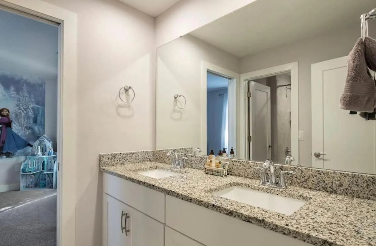 Holiday home Luxe Getaway - Karaoke - Games - Heated Pool