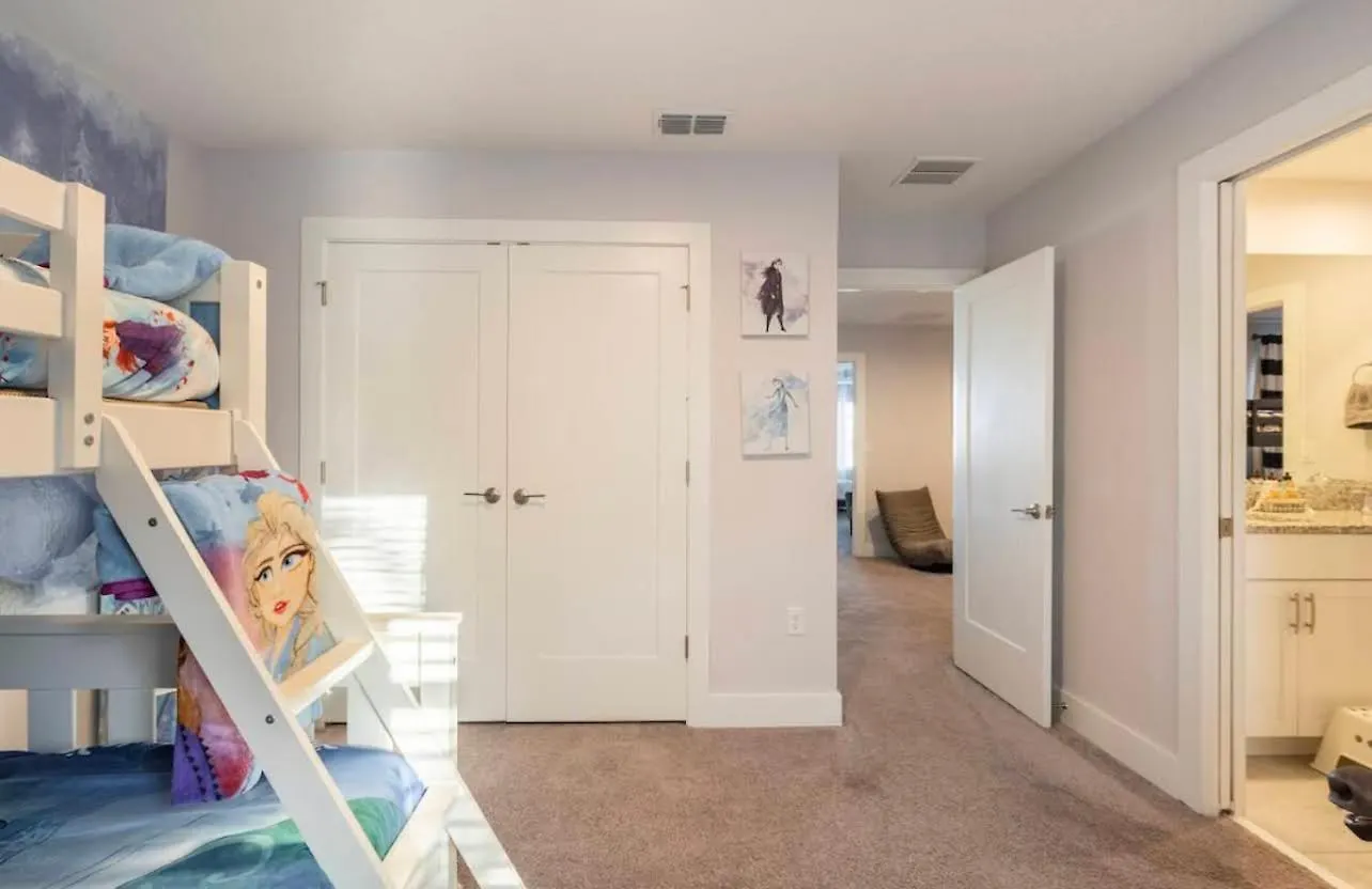 Luxe Getaway - Karaoke - Games - Heated Pool *