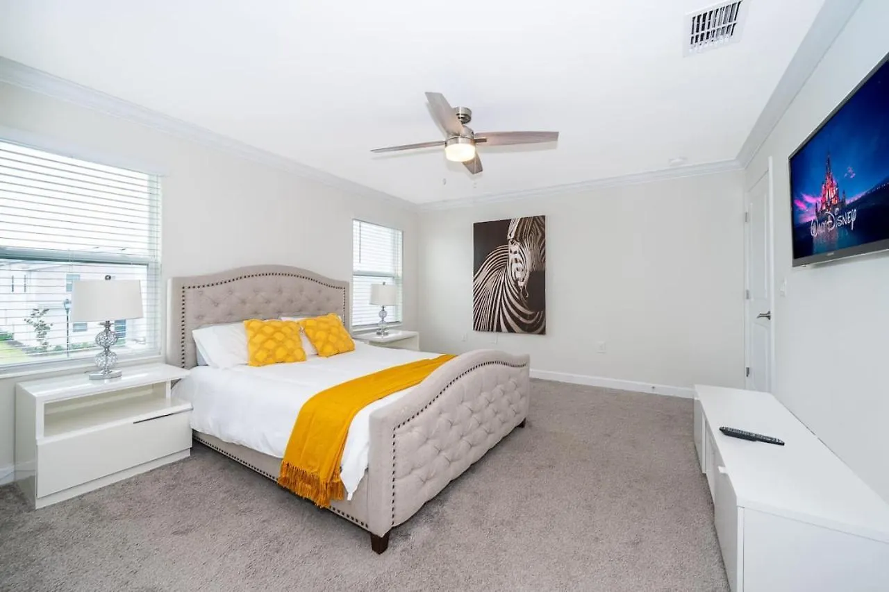 Epic Encanto With Free Water Park Disney10 Miles Holiday home *