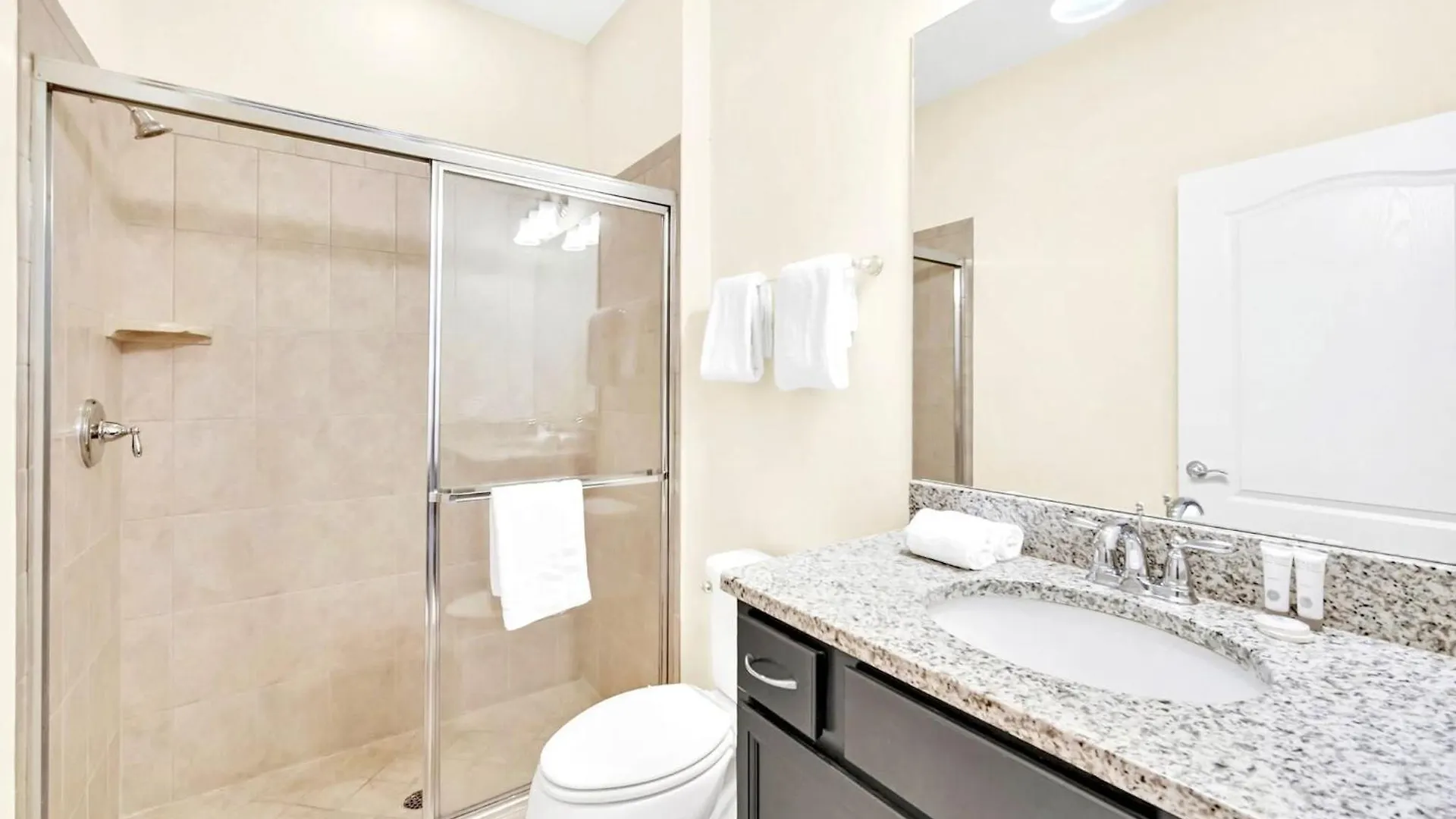 8889 - 8b/6b Luxury Mansion *near Disney*