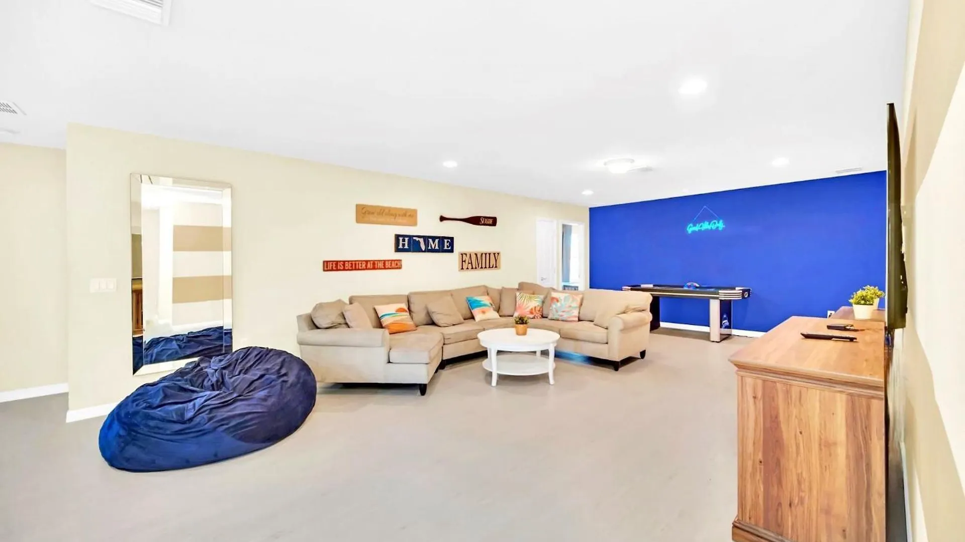 8889 - 8b/6b Luxury Mansion *near Disney* Villa